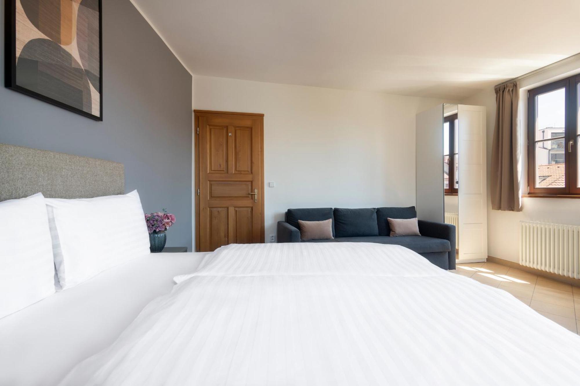 Bohemian Dreams And By Dwellfort Aparthotel Praha
